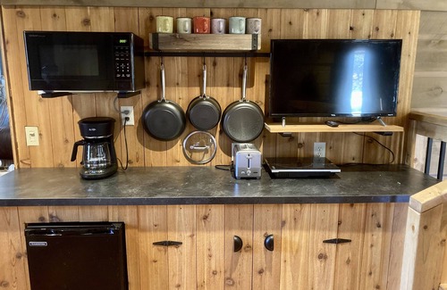 Hermosa Apartment | Peaceful Views & Comfort, Within 10 Mi of Mt. Rushmore & Custer State Park.