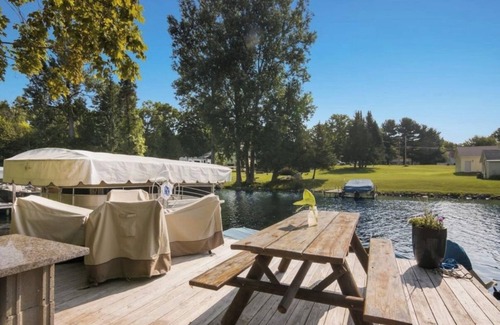 Central Lake Cabin | Peaceful Waterfront Cabin