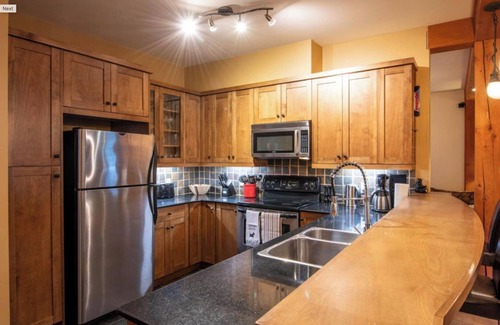 Golden House | Peak & Pine: 4-bedroom mountain townhouse at Kicking Horse Mountain Resort