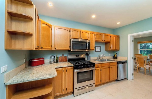 Bodden Town House | Pease Bay Manor is a secluded villa on a private beach - call Cayman Villas