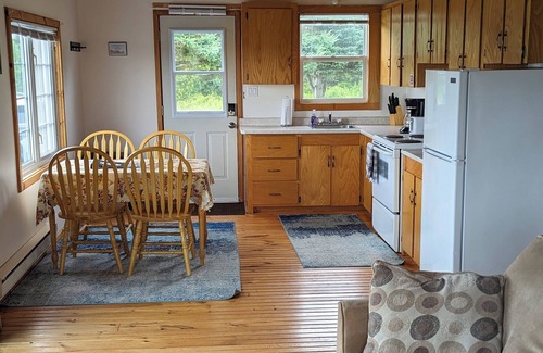 Corran Ban Cottage | PEI cottage, water views, fire pit, A/C, 25 mins from Charlottetown - Donaldston