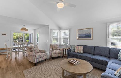 Pelican Bay House | Pelican Bay 13 - Cozy Beachside Retreat! - Beach Access!