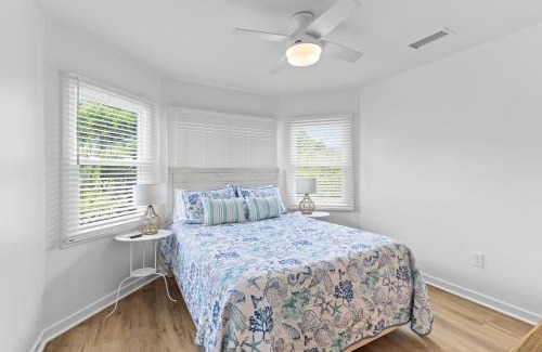 Pelican Bay House | Pelican Bay 13 - Cozy Beachside Retreat! - Beach Access!