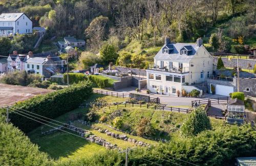 Pendine Villa | Pendine Sands Edith Villas - a luxury seaside home with beautiful sea views