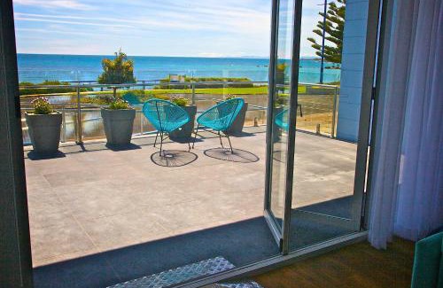 Penguin Apartment | Penguin Beachfront Apartments
