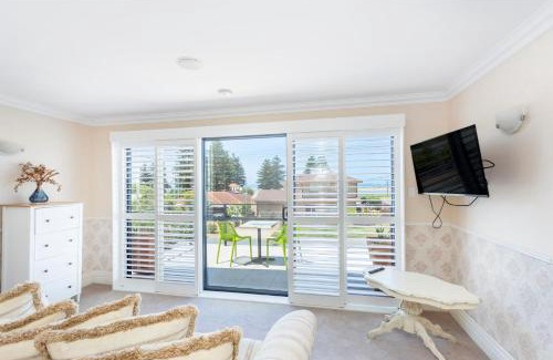 Safety Bay House | Penguin by the Bay