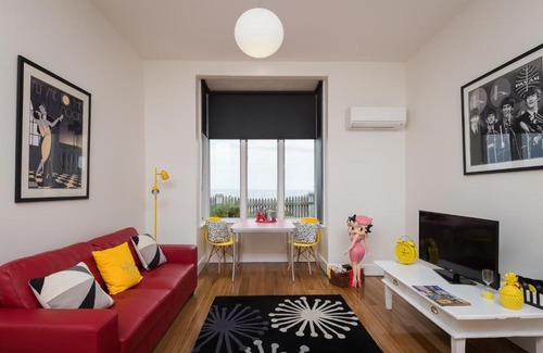 Penguin House | Penguin Waterfront Escape