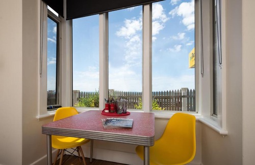 Penguin House | Penguin Waterfront Escape