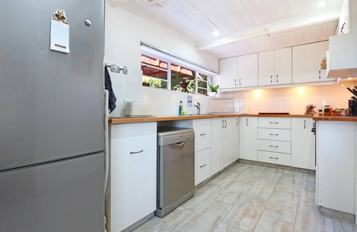 Simon's Town House | Penguins View Guesthouse