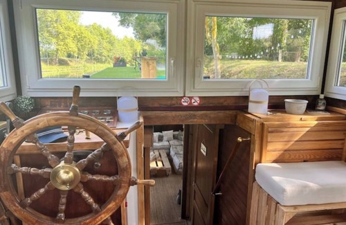 Avignonet-Lauragais Boat Rental | Péniche Dondon - Cocooning cottage on the Canal du Midi