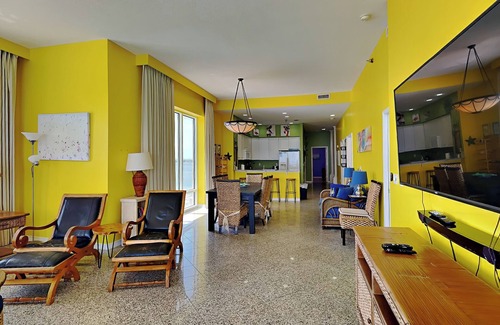Pensacola Beach Condo | Pensacola Beach Condo with Free Seasonal Beach Service and Resort Amenities!