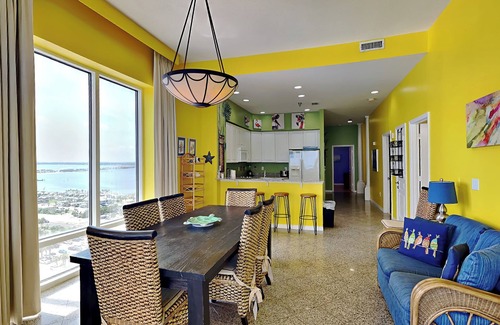 Pensacola Beach Condo | Pensacola Beach Condo with Free Seasonal Beach Service and Resort Amenities!
