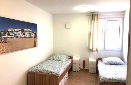 Griesstatt Apartment | Pension Chen, 2 Doppelzimmer , EBK, separater Balkon