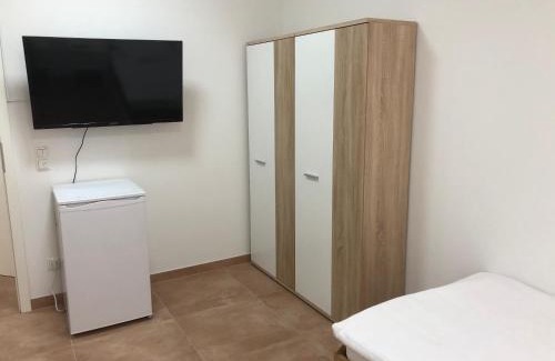 Griesstatt Apartment | Pension Chen, 2 Doppelzimmer , EBK, separater Balkon