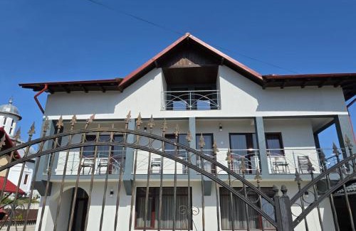 Corbi House | Pensiunea Corbii de Piatră