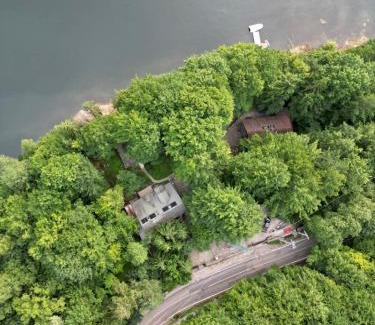 Arefu House | Pensiunea Lac