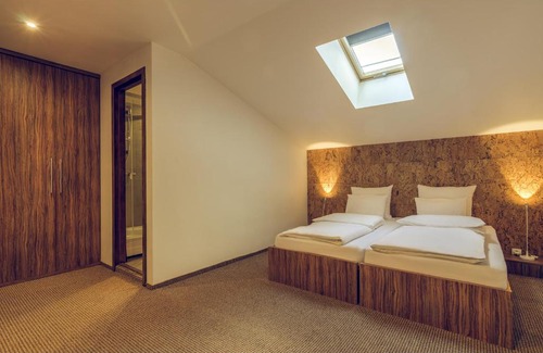 Cornu House | Pensiunea Oscar