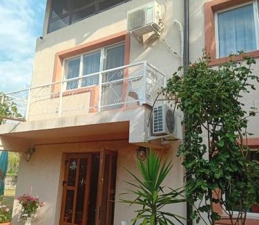 Cotesti House | Pensiunea Paradis Vrâncean