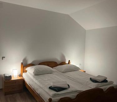 Bughea de Jos Villa | Pensiunea Poiana Luminoasă