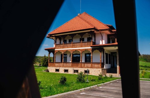 Asuaju de Sus Bed & Breakfast | Pensiunea Tara Codrului
