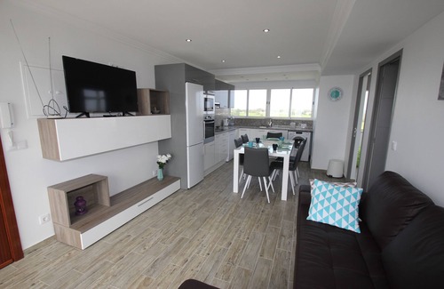 Patio Apartment | Penthouse 2 bed apt, Stunning Sea Views, Air Con