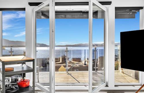 Sandviken Apartment | Penthouse Apartment