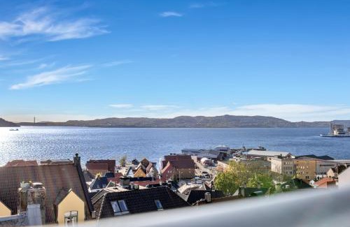 Sandviken Apartment | Penthouse Apartment