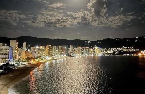 Costa Azul Apartment | Penthouse Armando's Le Club