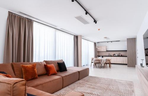 Eforie Nord Apartment | Penthouse Deosebit cu Vedere la Mare - Situat la etajul 4 în locația Amaris Aparthotel