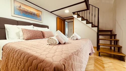 Mejasi Apartment | Penthouse Lapis