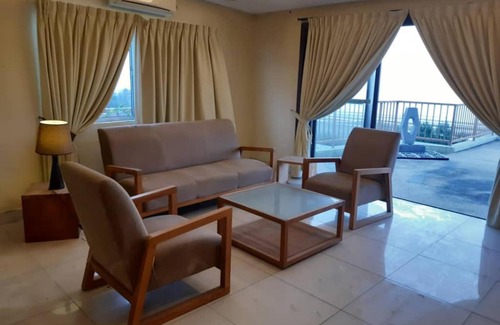 Endah Resort | PENTHOUSE MOLEK