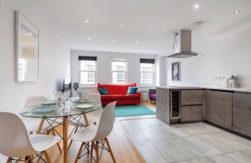 Waterloo Apartment | Penthouse split level next to London Eye Gem with roof terrace and AIR-CON
