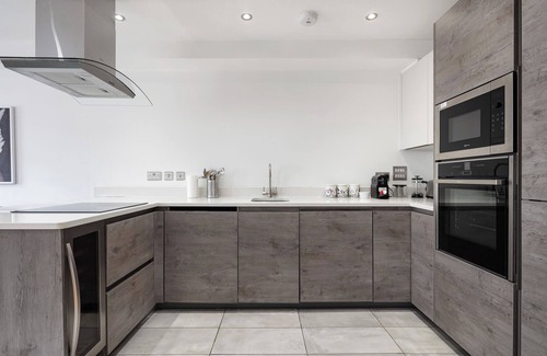 Waterloo Apartment | Penthouse split level next to London Eye Gem with roof terrace and AIR-CON