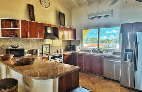 Simpson Bay Condo | Penthouse Suite La Siesta, beach and sunsets! Backup generator!