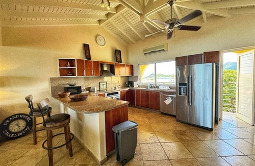 Simpson Bay Condo | Penthouse Suite La Siesta, beach and sunsets! Backup generator!