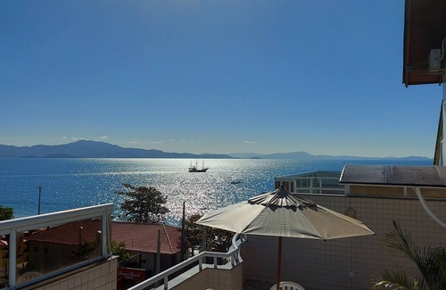 Cachoeira do Bom Jesus Apartment | Penthouse with swimming pool, barbecue and wonderful sea views.