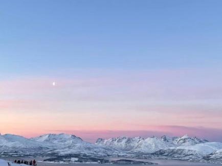 Tromso Apartment | Penthouse with panorama view and great location!