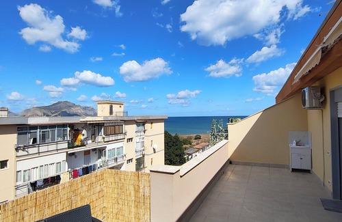 Palermo Apartment | Penthouse with terrace and parking space