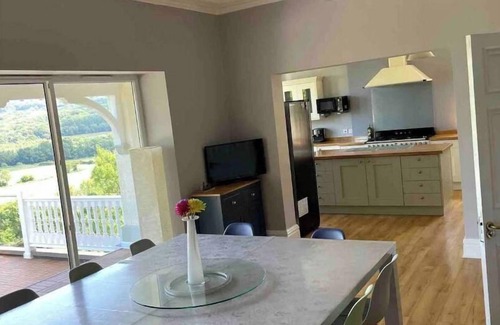 Pentrefelin House | Penybryn - Overlooking the Towy valley