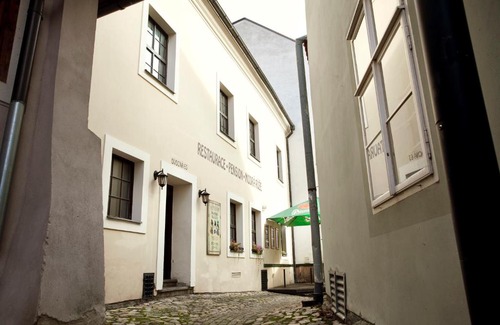 Tabor House | Penzion a restaurace Modrá růže Tábor