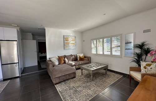 Lakeside Apartment | Peony - Self-catering Studio unit