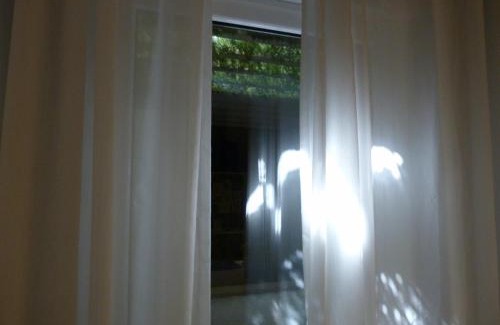 Benicalap Apartment | Pequeño Alojamiento con Mini Piscina - NO climatizada