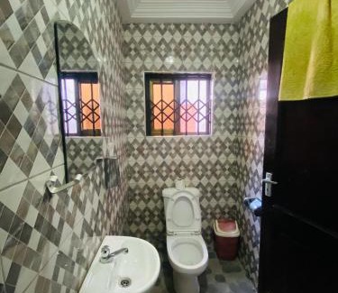 Ogbodjo Hotel | Peravic Lodge