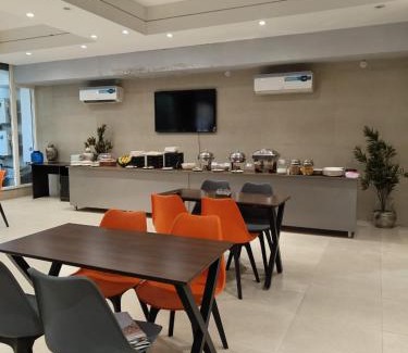 DLF Phase 3 Apartment | Perch Service Apartment DLF Cyber City