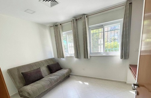 Emek Refaim Apartment | Perfect apartment for family in calm neighborhood 20 minutes walk from Old City