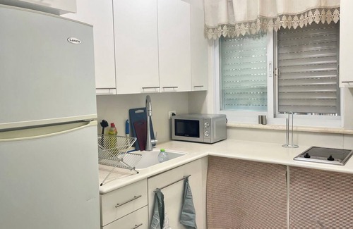 Emek Refaim Apartment | Perfect apartment for family in calm neighborhood 20 minutes walk from Old City