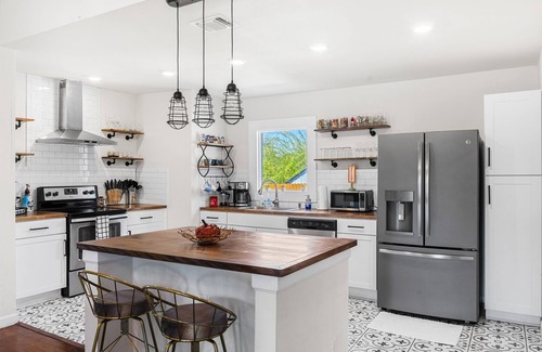 Near East Side House | Perfect Backyard ~1 Mile to Riverwalk & DT~ Arcade