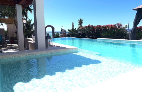 Podstrana Villa | Perfect beach and pool holiday near Split