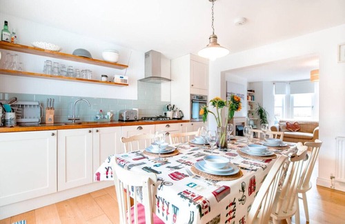 Ramsgate Apartment | Perfect Booking | Near Ramsgate Station And Beach