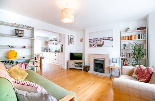 Ramsgate Apartment | Perfect Booking | Near Ramsgate Station And Beach
